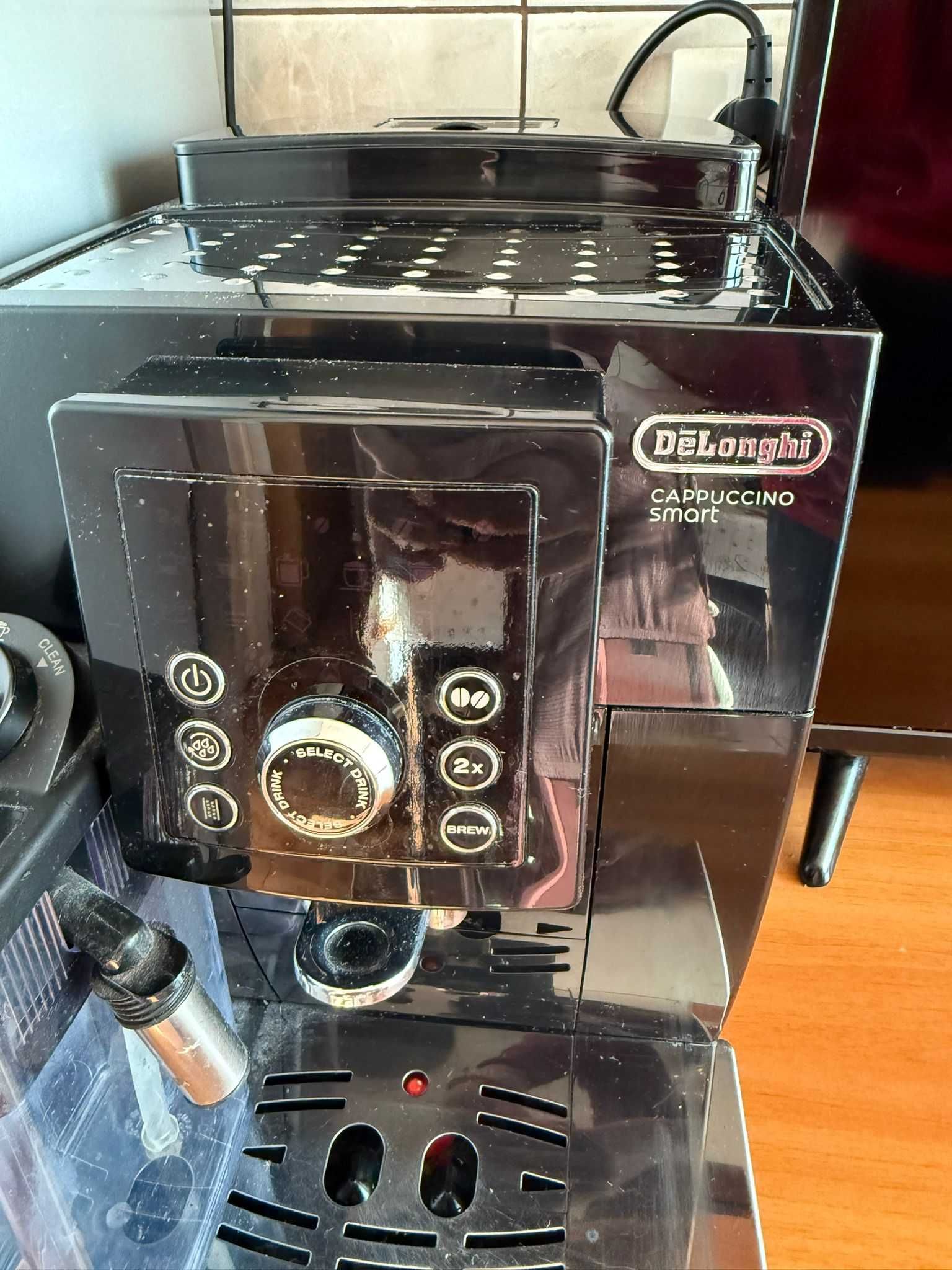 Vand Espressor DeLonghi Cappucino Smart, foarte putin utilizat