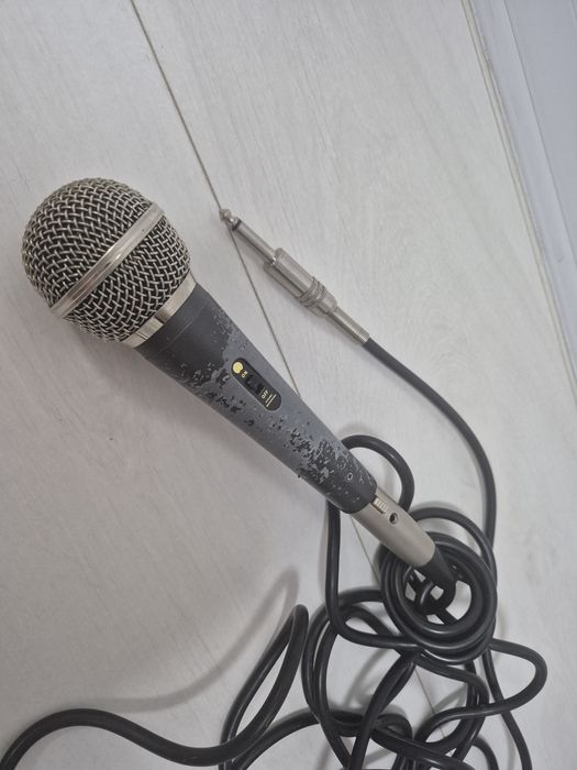 Продам б/у проводной микрофон