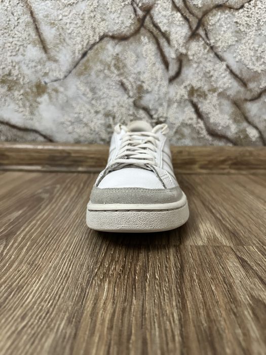 Обувки Adidas бели