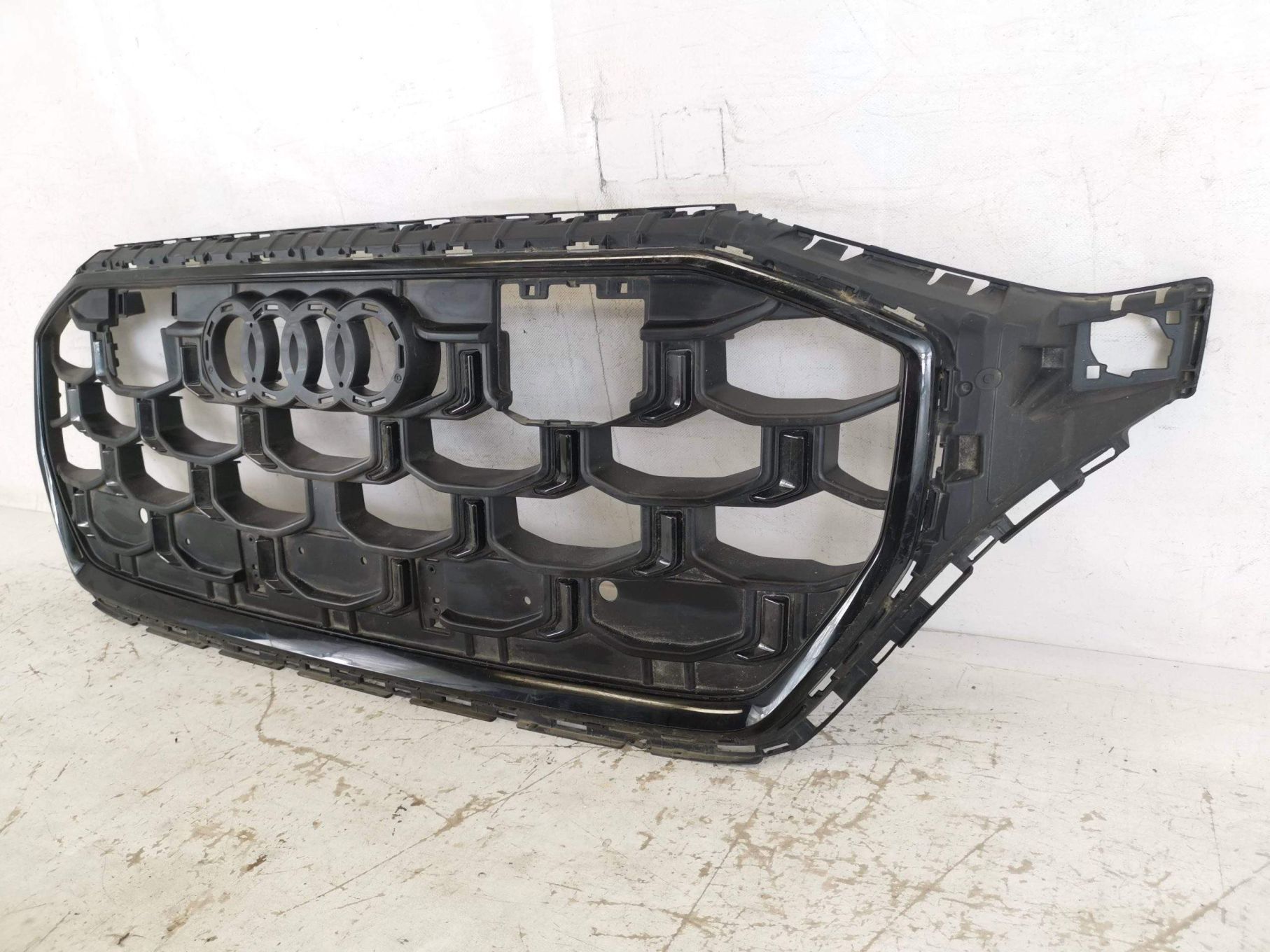 Grila Radiator Audi Q8 1 2018 2019 2020 2021 2022 Originala Avariata