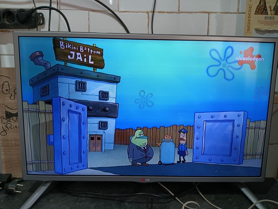 Vând tv led LG 80 cm