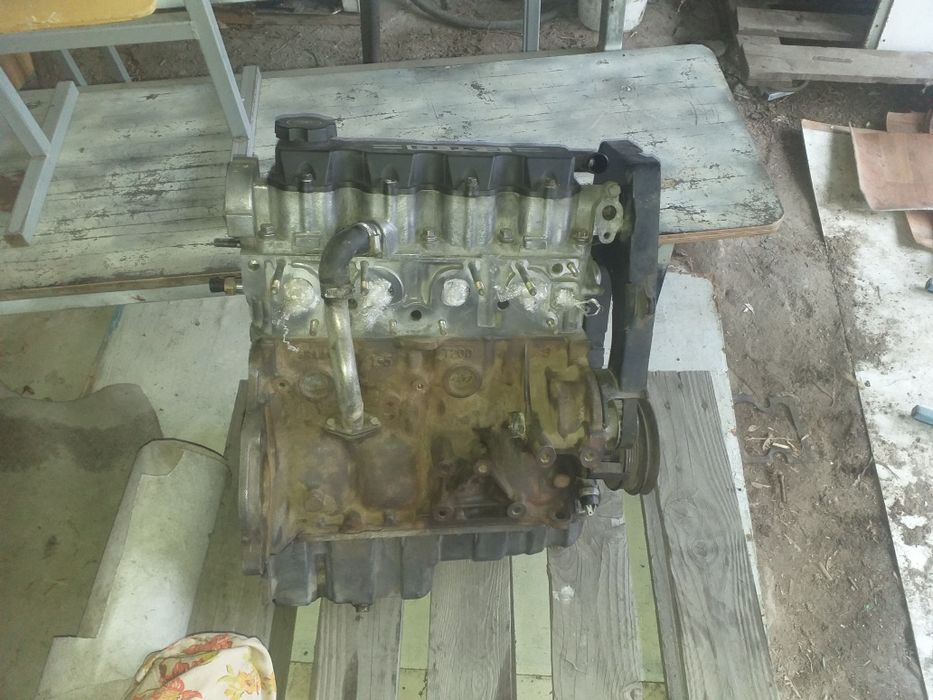 Продам  двигатель  1.5л   8кл