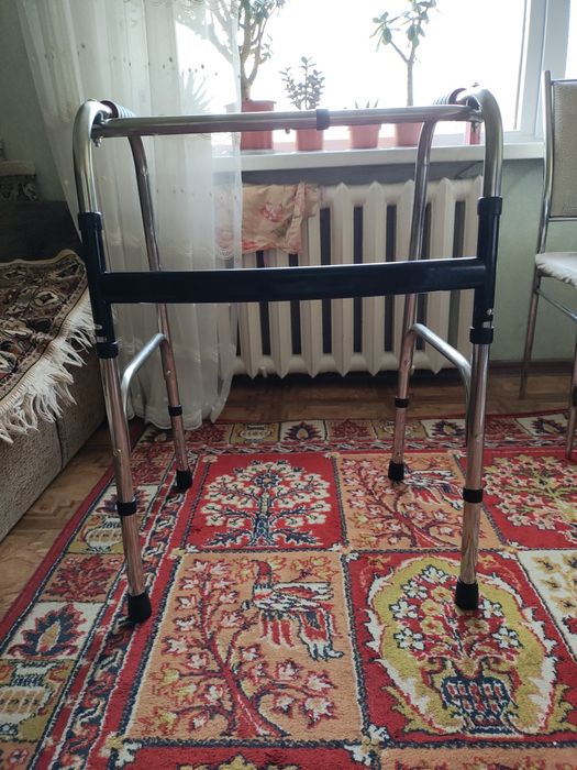 Продам ходунки для взрослых в идеальном состоянии.