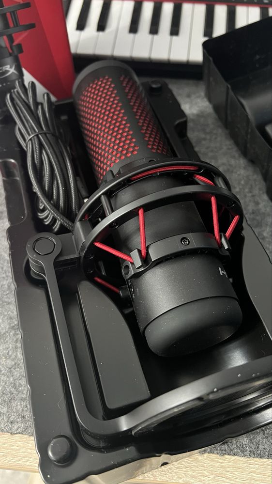 USB микрофон Hyper X - Quadcast