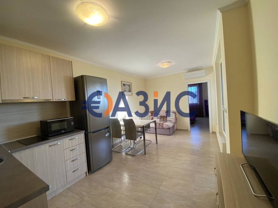 Продава се Тристаен апартамент в Поморие - 72 кв.м за 1202 €/кв.м - Снимка #2