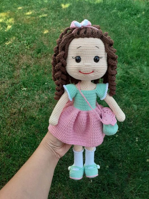 Ръчно плетена играчка-кукла