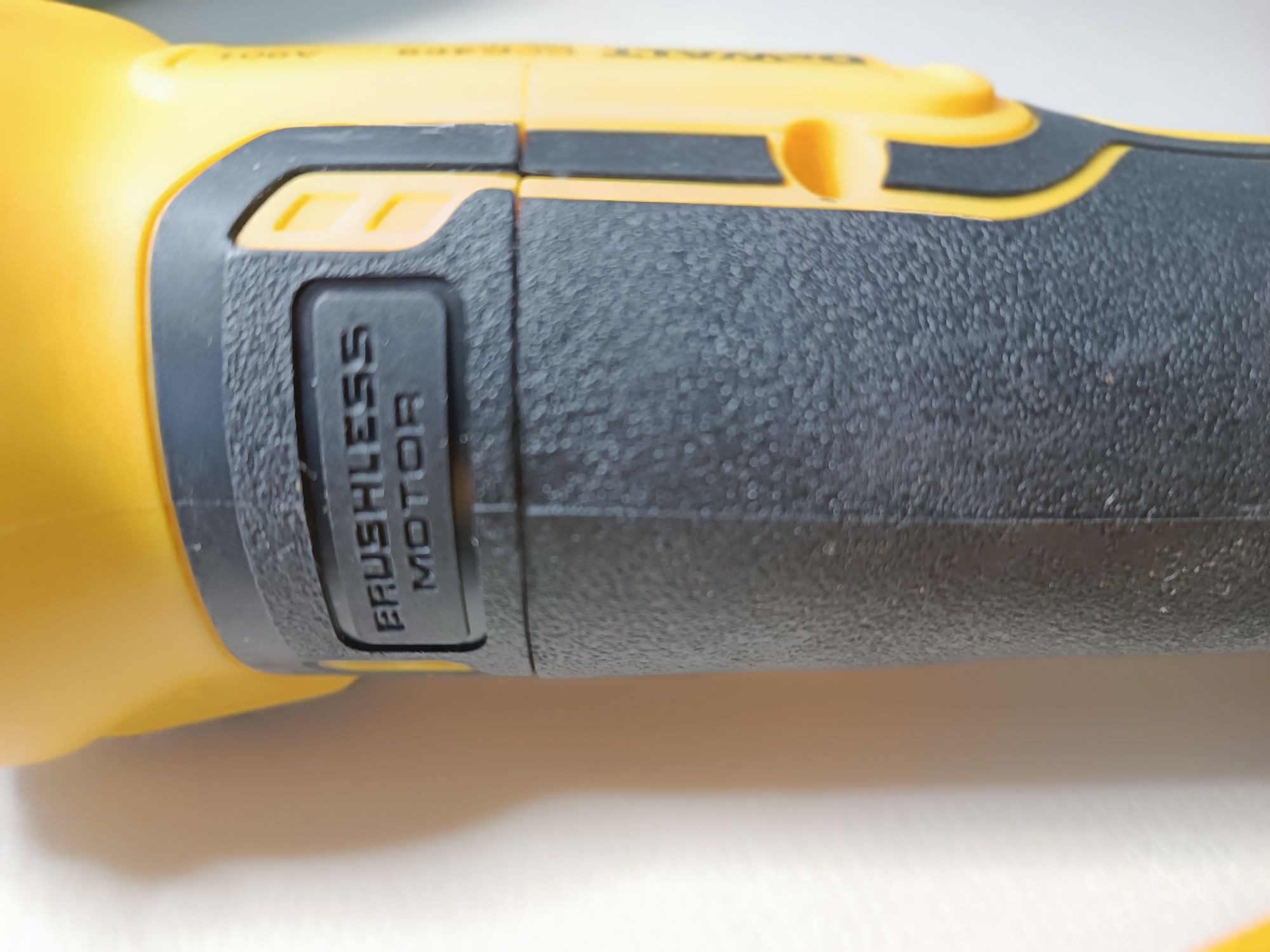 Flex DeWalt DCG409 NOU FLEX DEWALT polizor CU ACUMULATOR SI încărcător