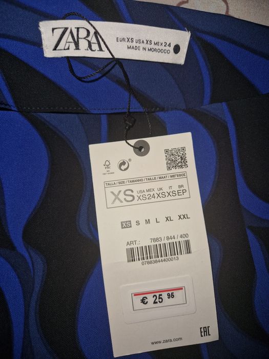 Fustă noua de la Zara scurta.