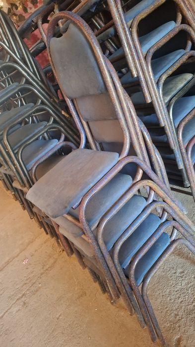 Стол стул сотилади бу