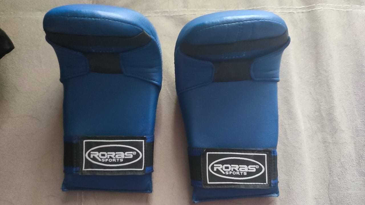 Перчатки для каратэ Roras sports синие размер S (б/у)