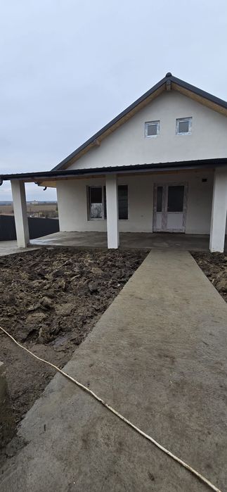 Vând casă in Sârca