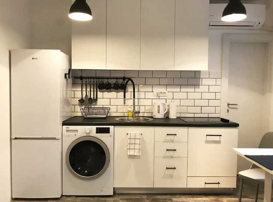 Дава се под наем Двустаен апартамент в Пловдив, Христо Смирненски - 78 кв.м за 306 € - Снимка #1