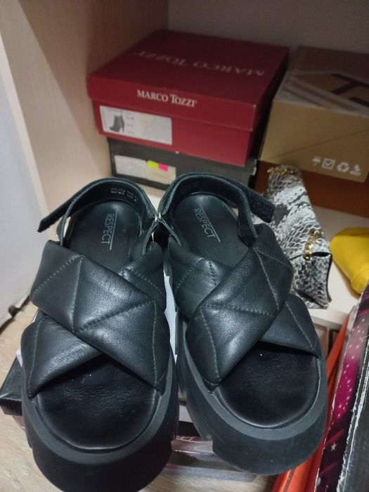 Продам сандали и туфли