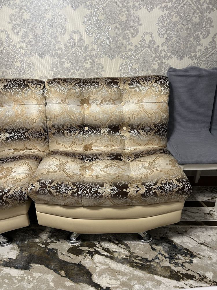 Продается диван + кресла «Шанхай»