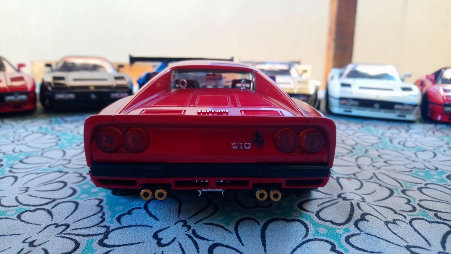 Ferrari 1:18 -288 GTO 1984 Hot whеels Mattel