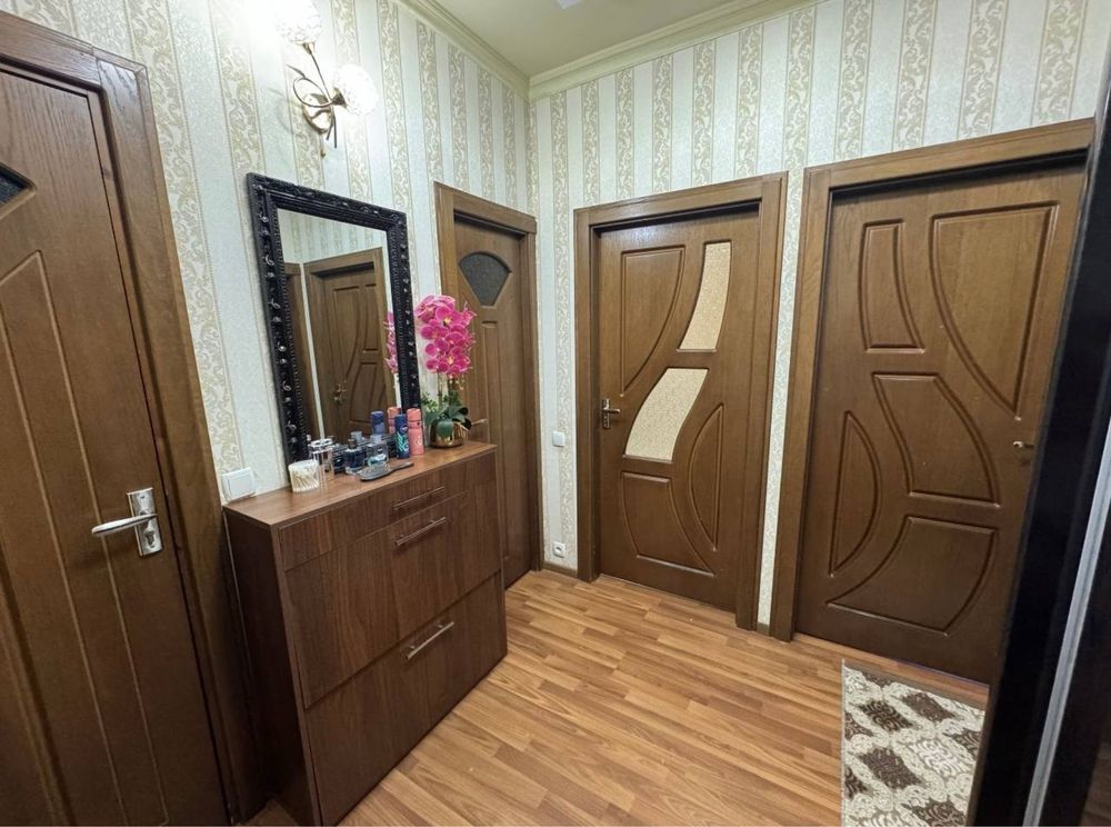 Чиланзар3 3/4/4 продаеться квартира ориентир спорт товары