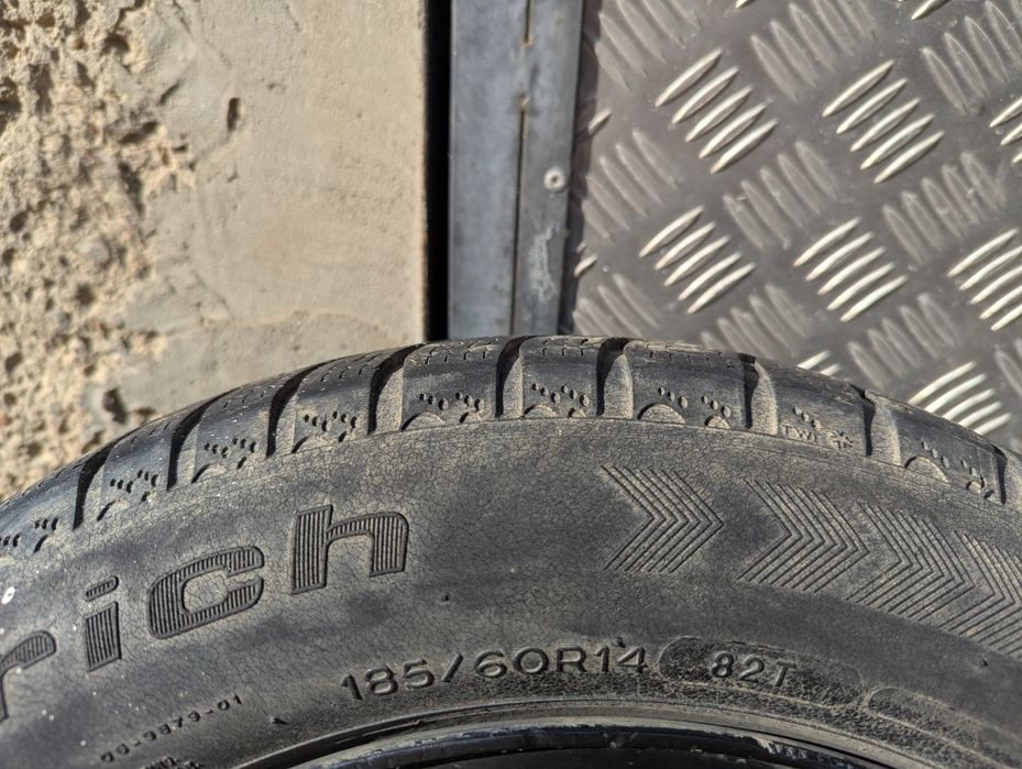 Set de 4 jante aliaj cu cauciucuri de iarna 185/60/R14