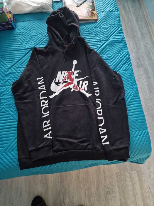 Продавам 3 броя суичъри