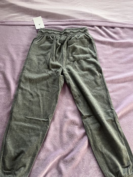 vand pantaloni jordan noi