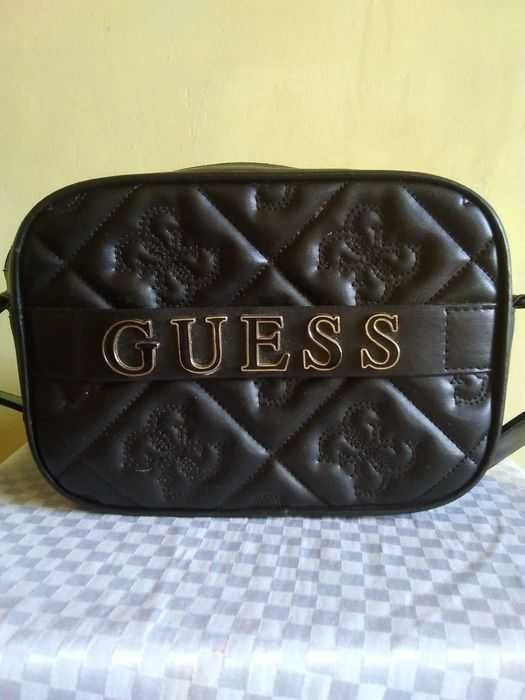 Луксозна дамска чанта Guess-Промоция до 14.10