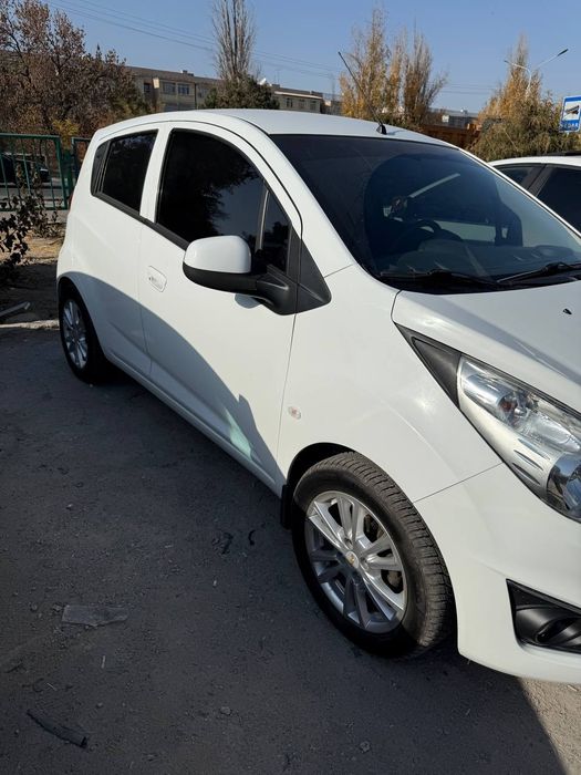 Spark 4 paz 2012 yil 1L mator avtomat sotiladi