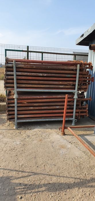 Închiriez popi metalici