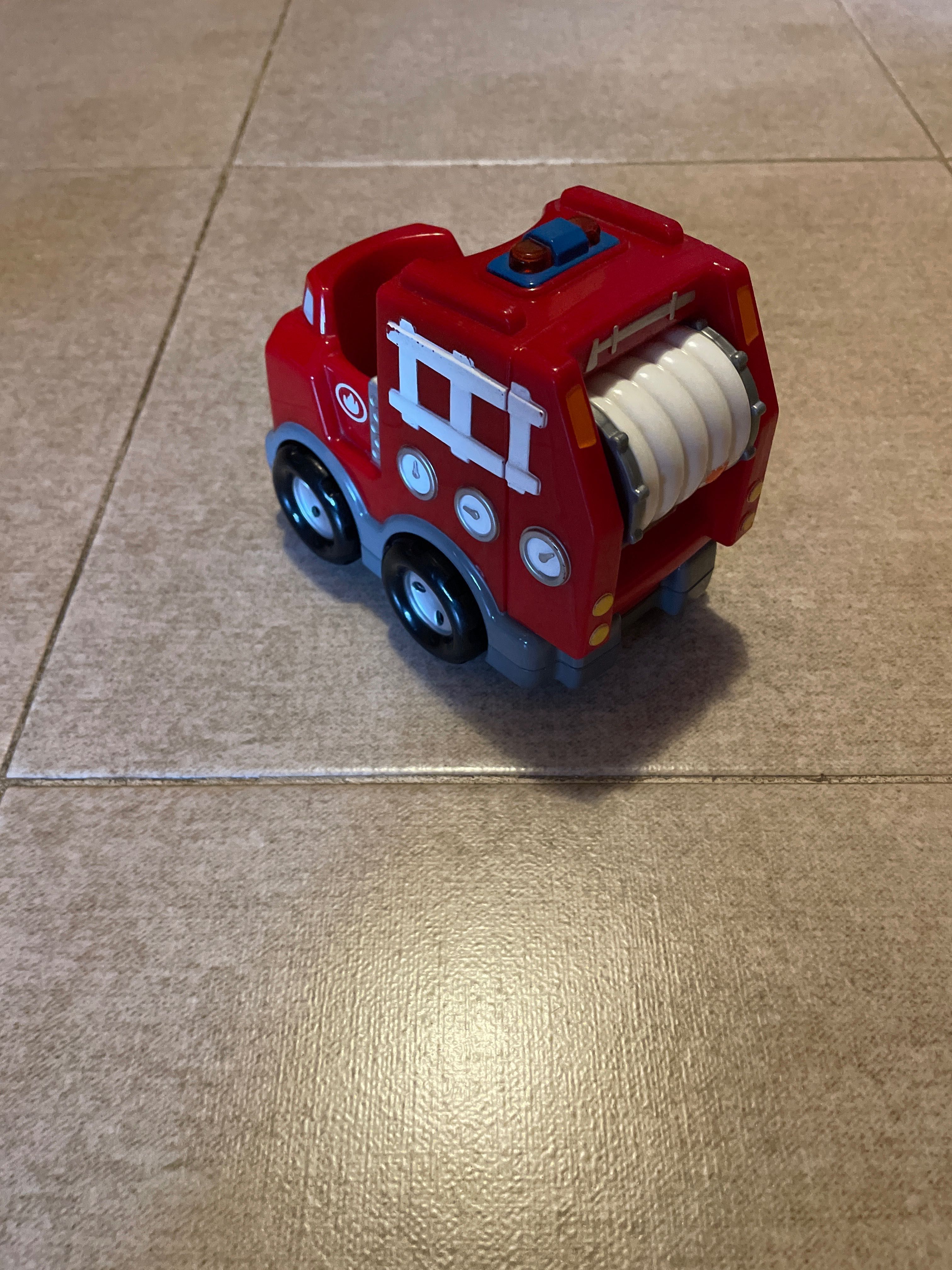 Камион писта Mega bloks, пожарна Mega bloks и конструктор Mega bloks