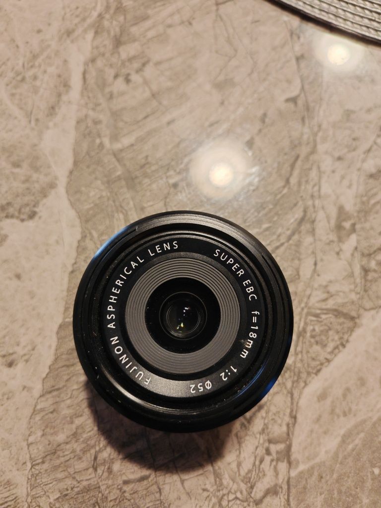 Obiectiv Fujifilm XF 18mm f/2 R ca nou