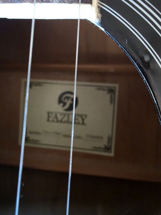 Класическа китара FAZLEY