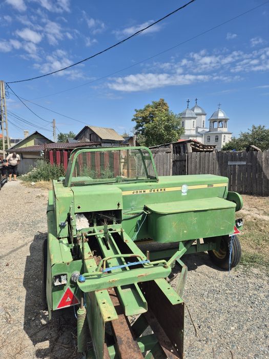 Presă de baloti mici