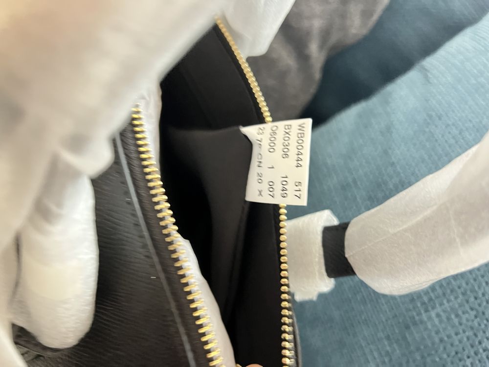 Furla Minerva в черно и розово.100%ориг,със сериен номер,етикети
