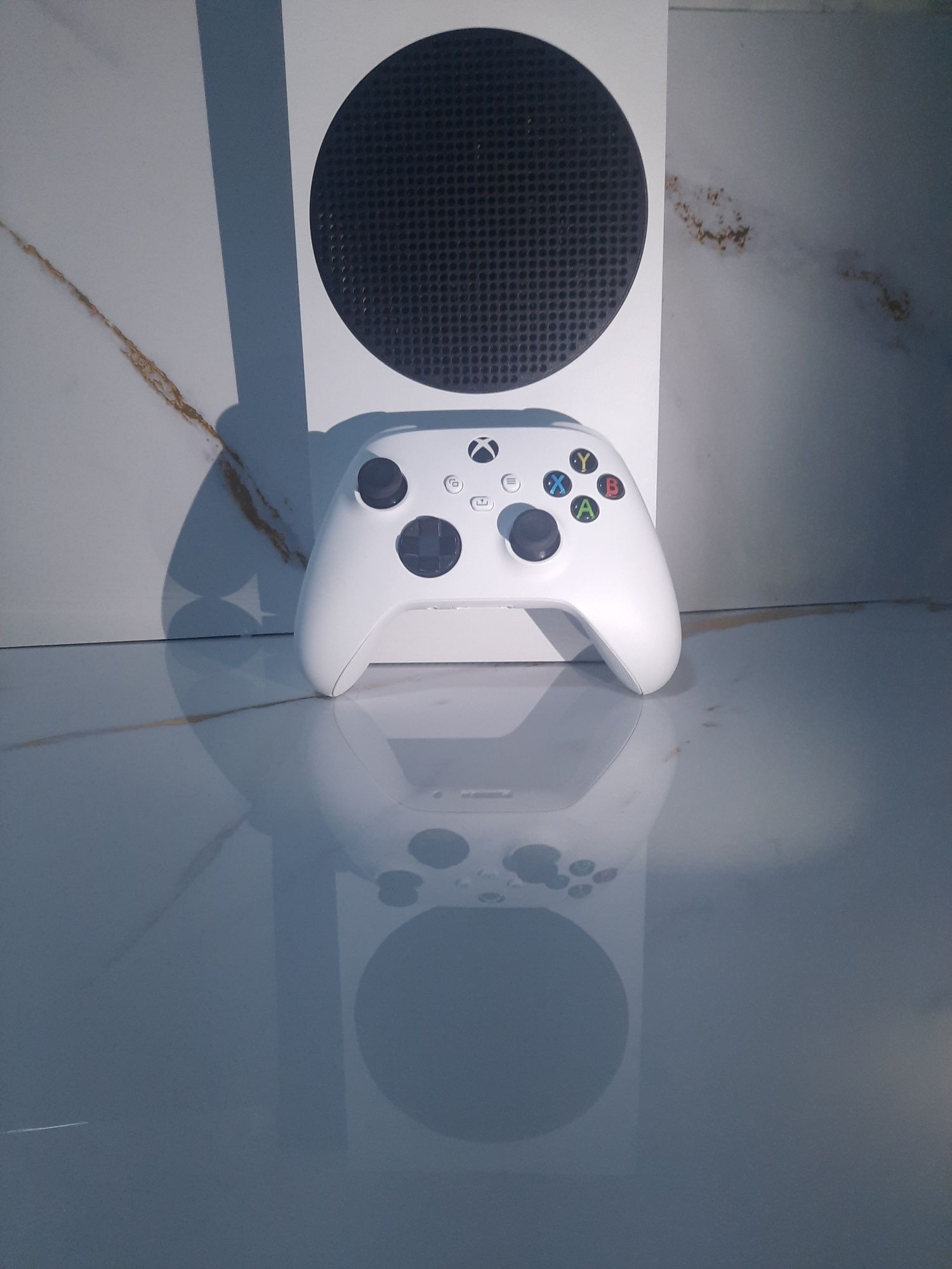 Продам Xbox Series S