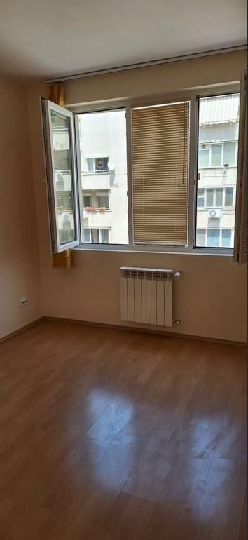 Тристаен апартамент под наем в ж.к. Младост 1А, 2209634
