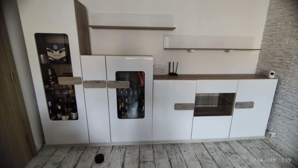 Vând biblioteca moderna pentru living