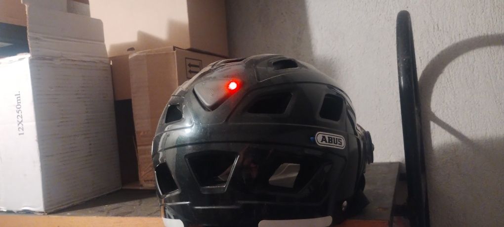 Abus  hyban каска