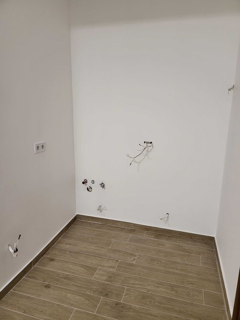 Дава се под наем Офис в София, Връбница 2 - 52 кв.м за 900 € - Снимка #2