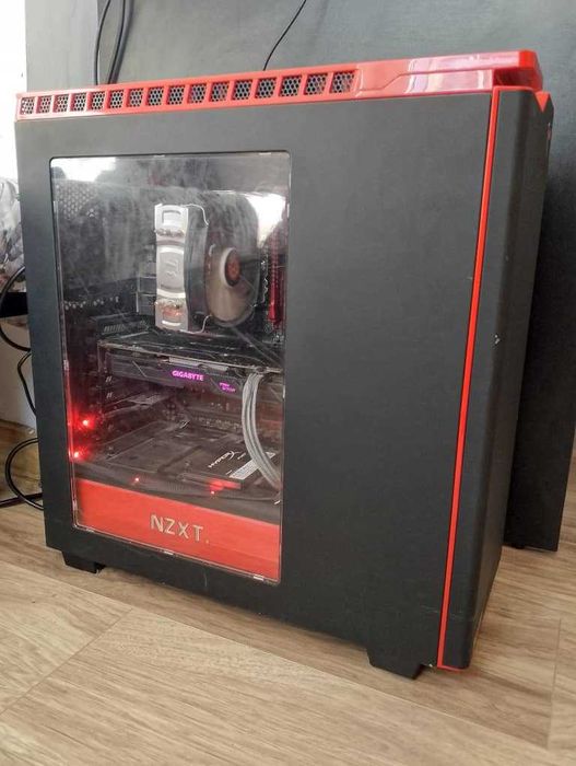 PC Gaming + 2 monitoare ajustabile