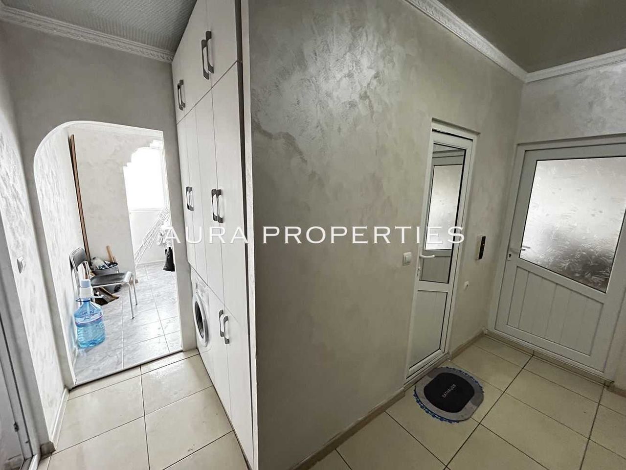 Продава се Двустаен апартамент в Разград, Стефан Караджа - 65 кв.м за 1491 €/кв.м - Снимка #2
