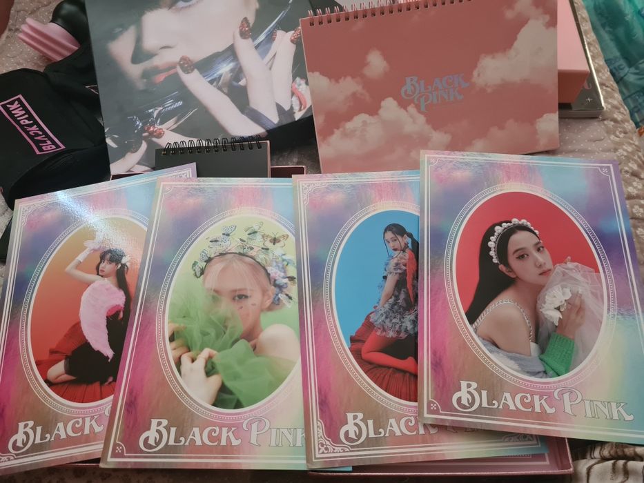 Blackpink - албуми, книги, картички, значки