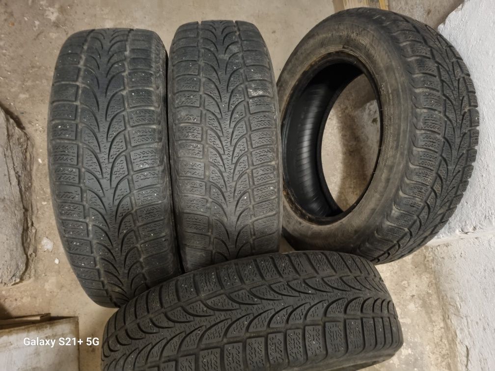 Vând Anvelope 175/65R14