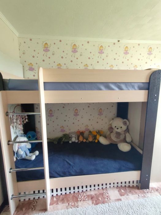Продам срочно двухъярусную кровать