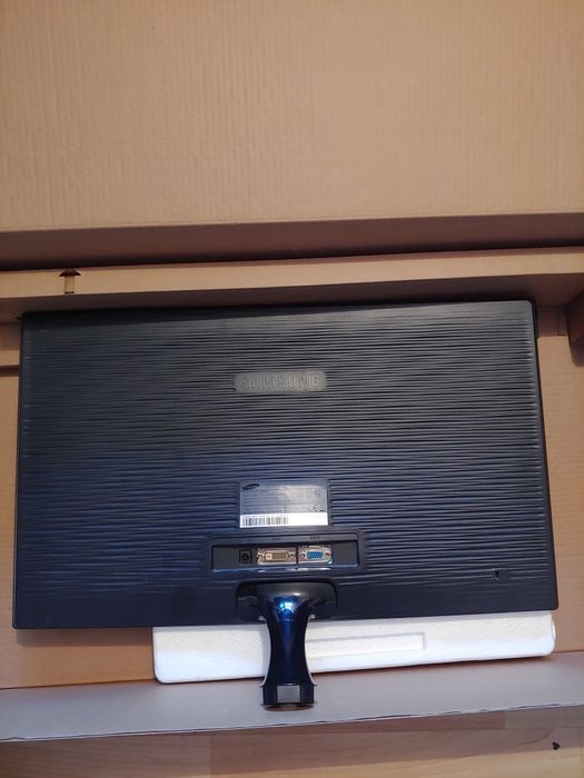 Монитор Samsung S24B300BL