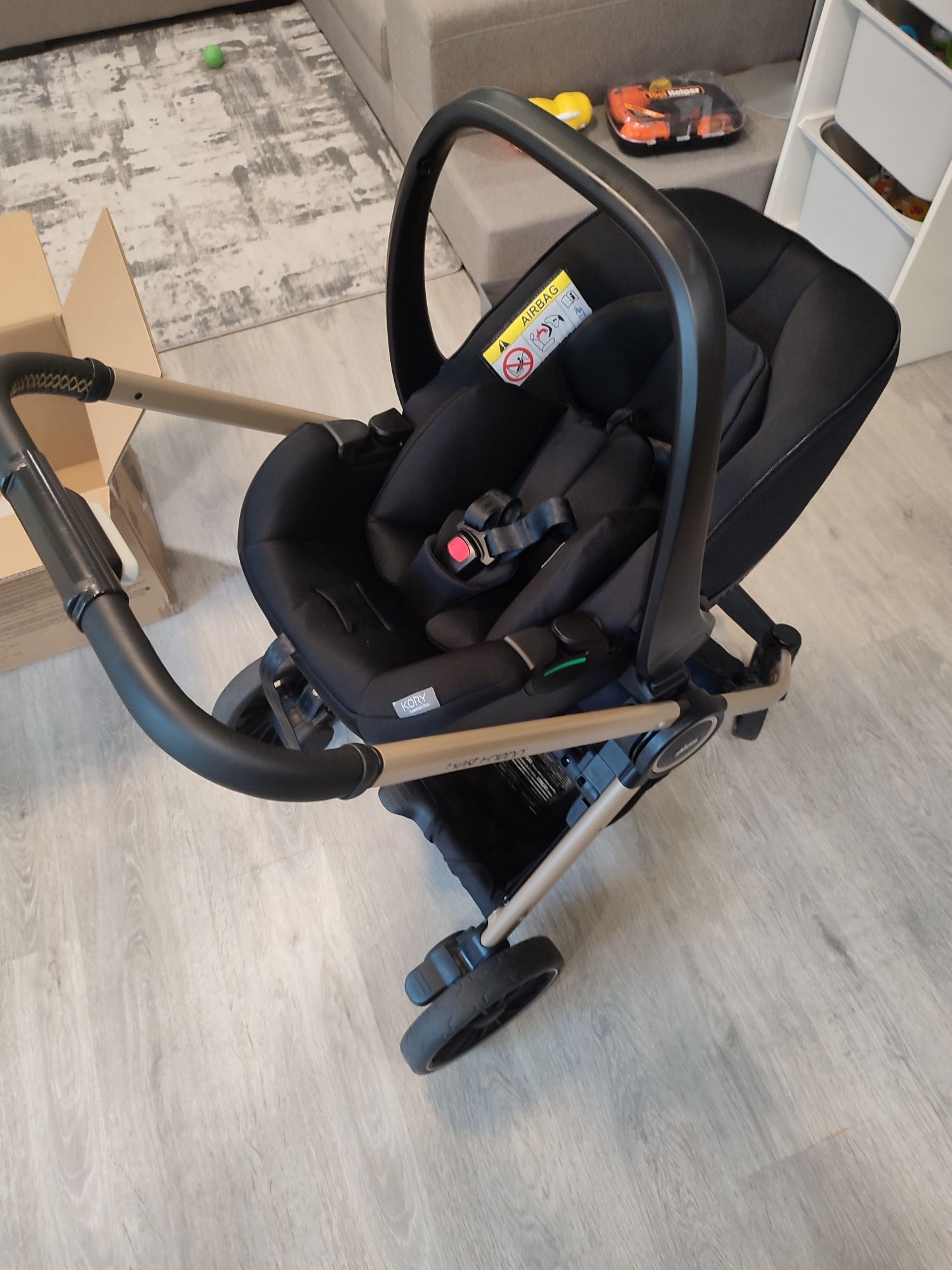Vand caruț copii 3in1 chicco si accesorii