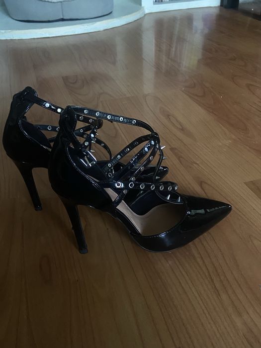 Pantofi eleganti cu tinte