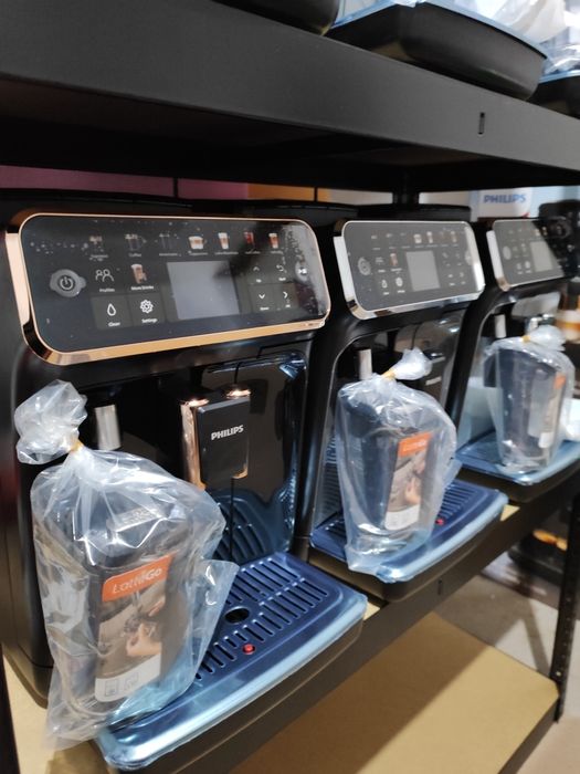 Espressor automat Philips seria 5500 LatteGo