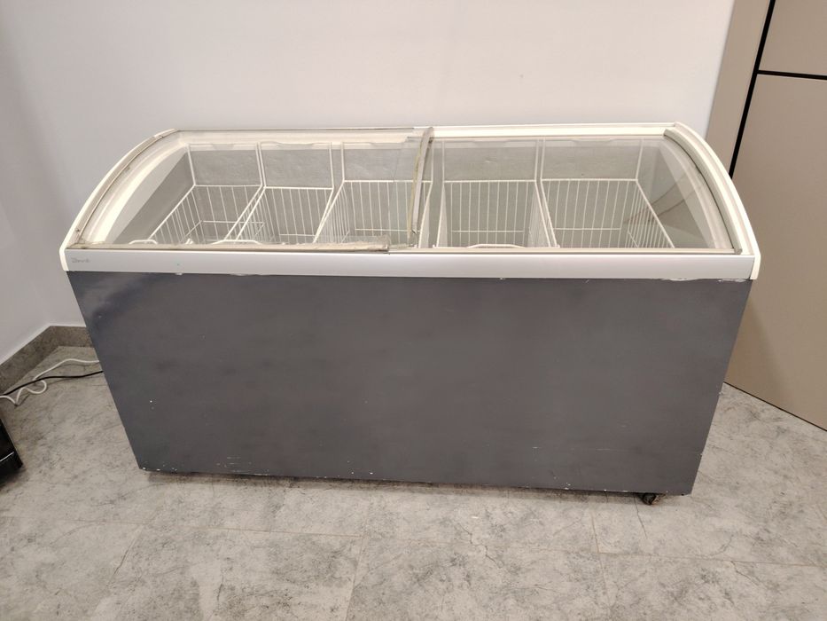 Продаю морозильник