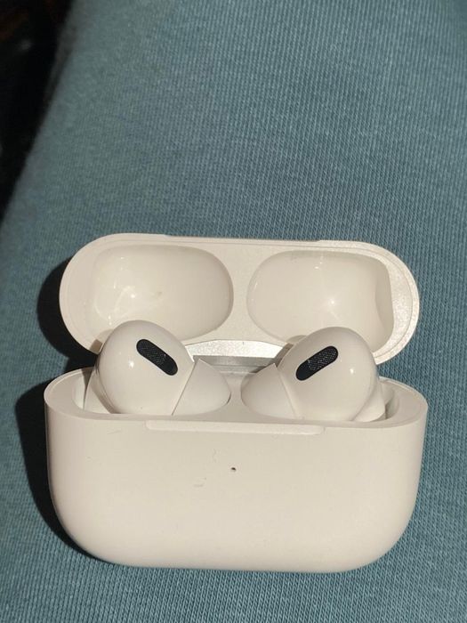 Airpods Pro Продаю почти новые наушники
