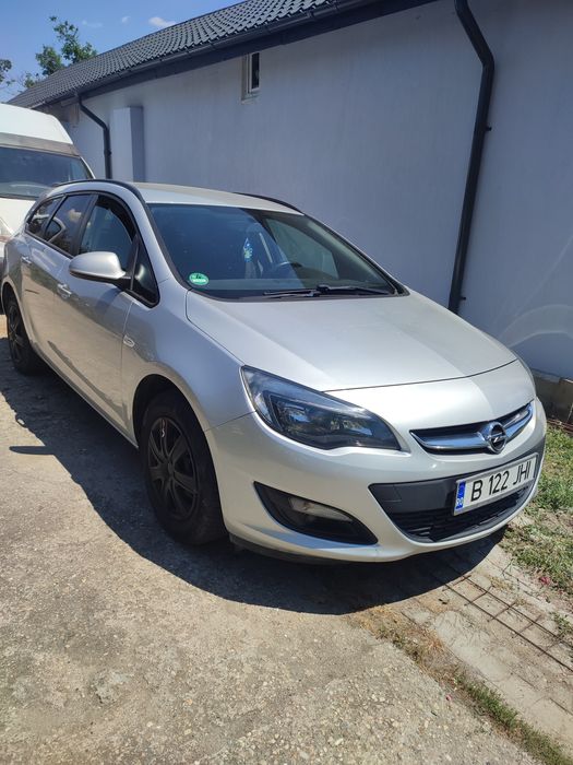Opel Astra J 2015, 1600cm, diesel.