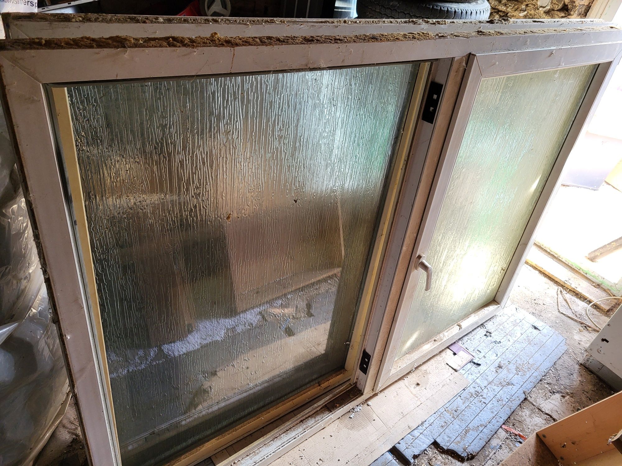 Geam termopan de calitate dar cu lipsă de sticlă! 210x145cm Germania