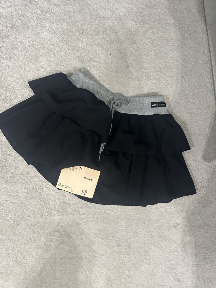 Шапки и дамски дрехи Miu miu, botega v, loewe, alo, dior
